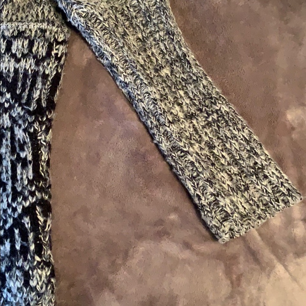 Women’s Buttonless Cardigan - Picture 7 of 7